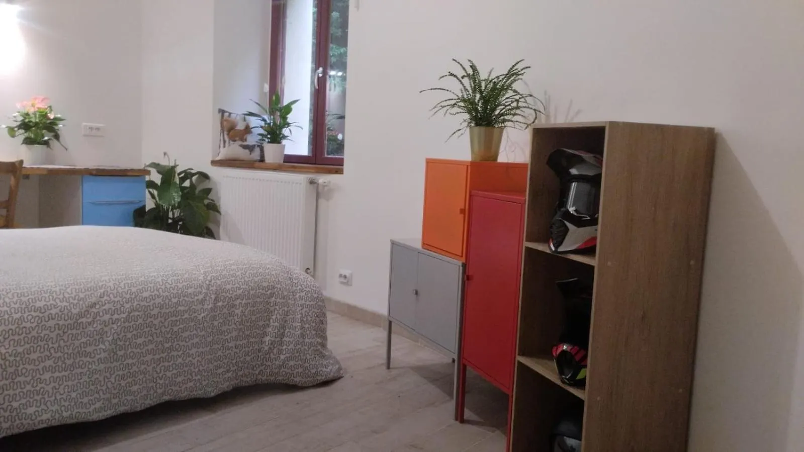 Chambre Avec Grand Bureau Sdb Partagee Chavagne 0*,